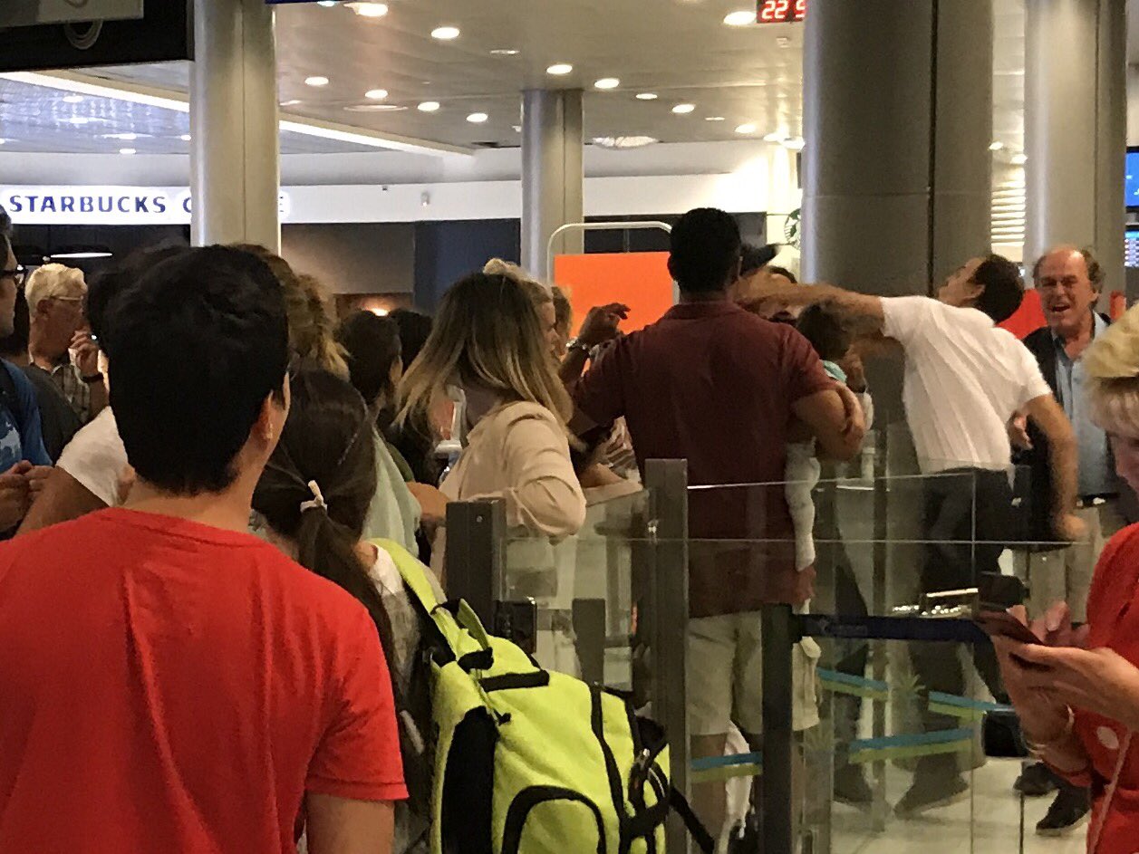 Puñetazo Easyjet