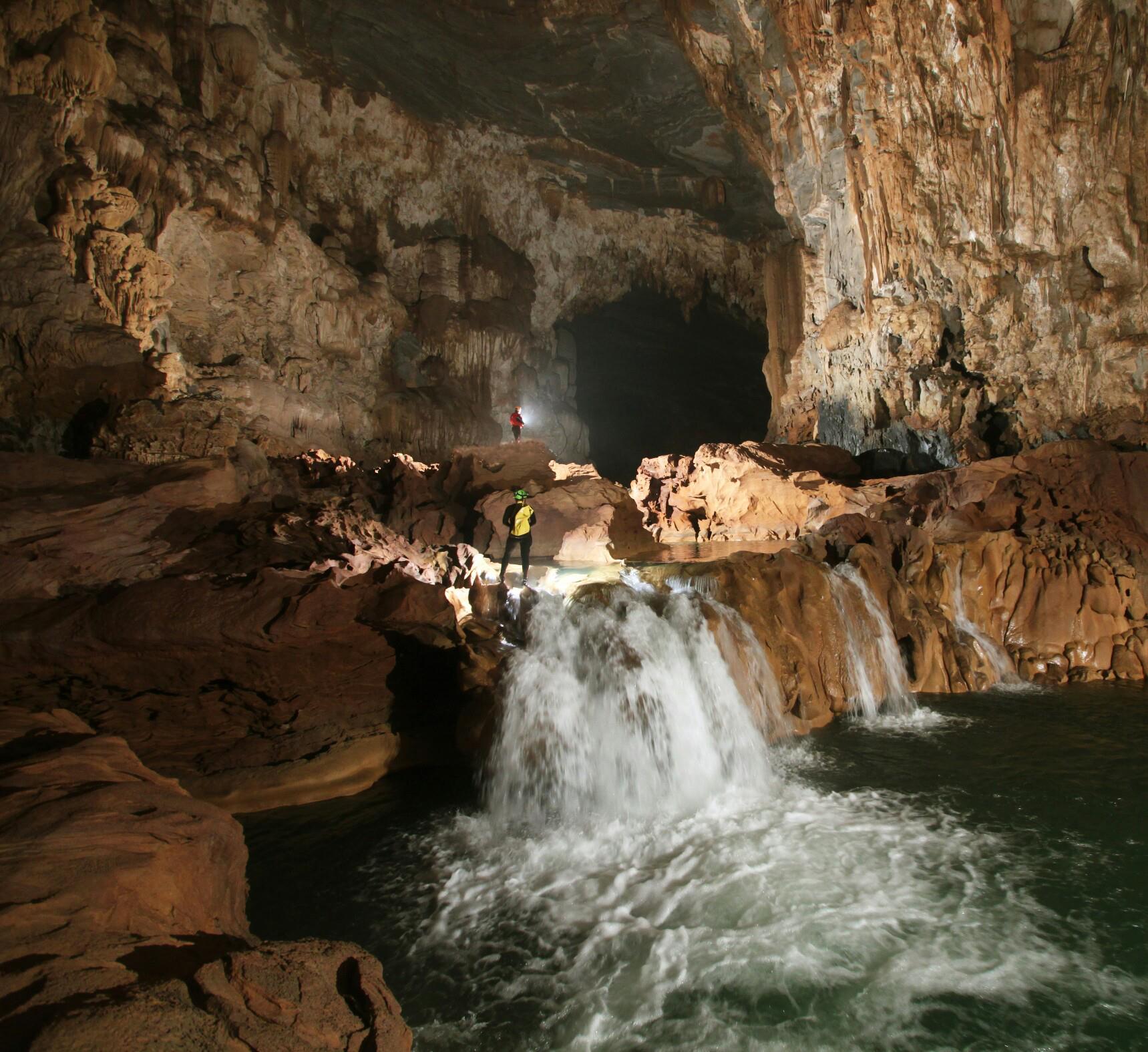 Catarata en Hang Son Doong