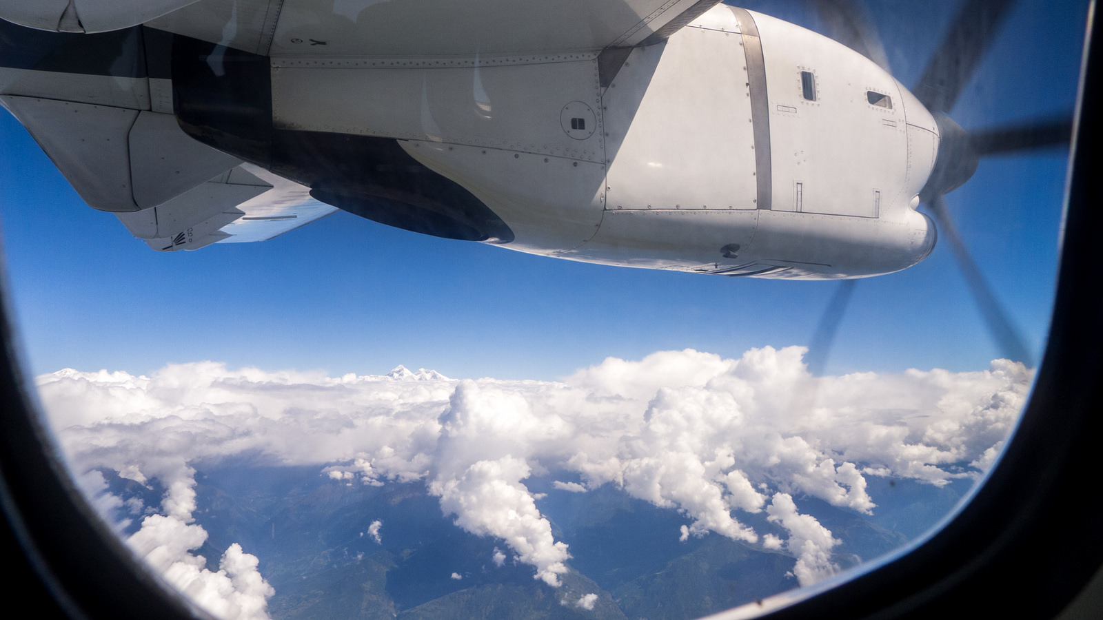 Esta es la razón por la que las ventanas de los aviones son redondas