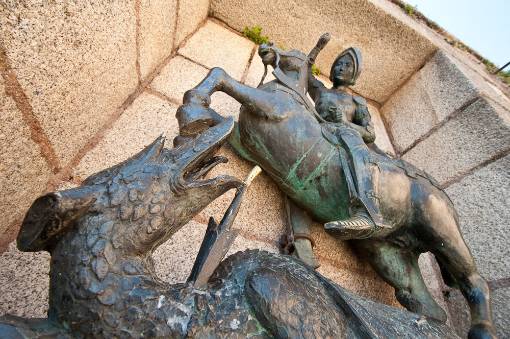 El Dragón que simboliza el pueblo musulmán vencido