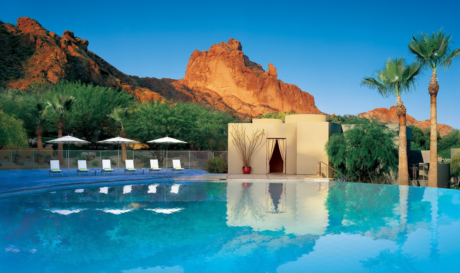 Infinity Pool en Sanctuary Camelback, Scottsdale | Foto cortesía de Sanctuary Camelback Mountain