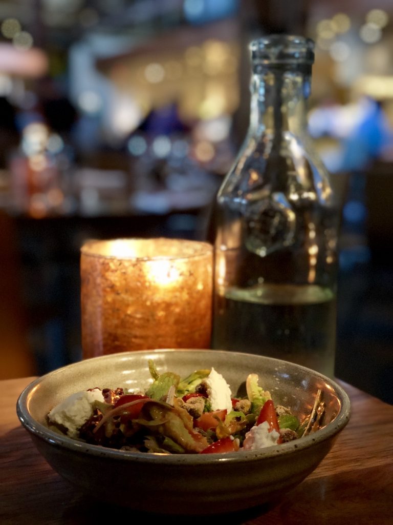 Ensalada de fresa Juniper Ivy | Foto de @PaulLenk