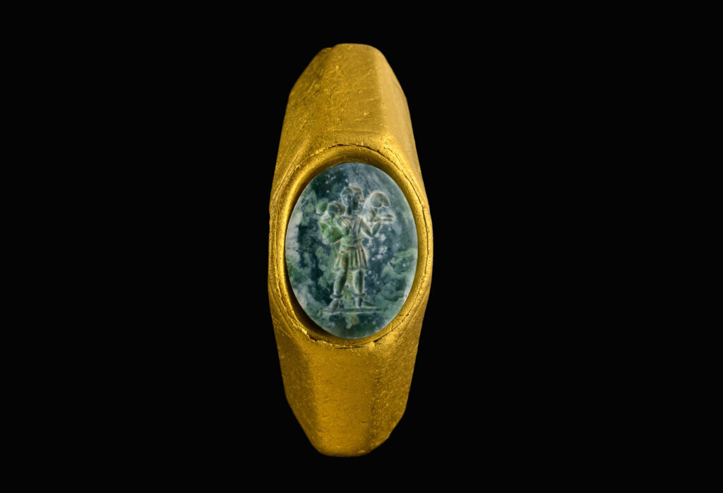 anillo-del-buen-pastor-cesarea-hallazgos-arqueológicos