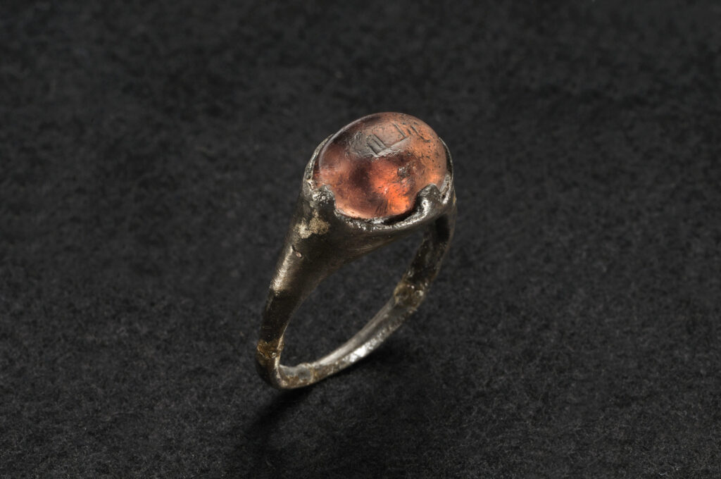 hallazgos-arqueológicos-anillo-vikingo