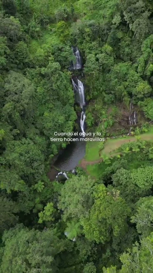 A veces la forma de la tierra y la fuerza del agua crean la postal perfecta ✨
